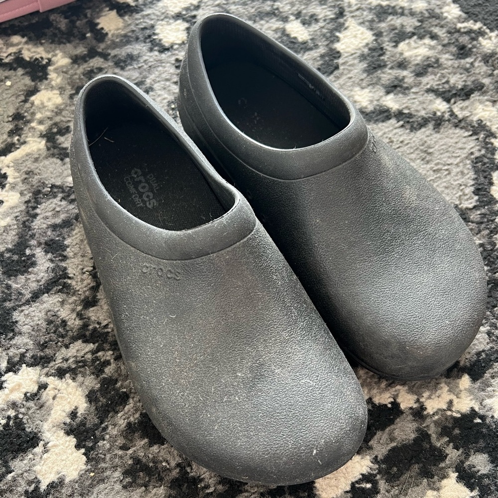 Crocs kitchen shoes